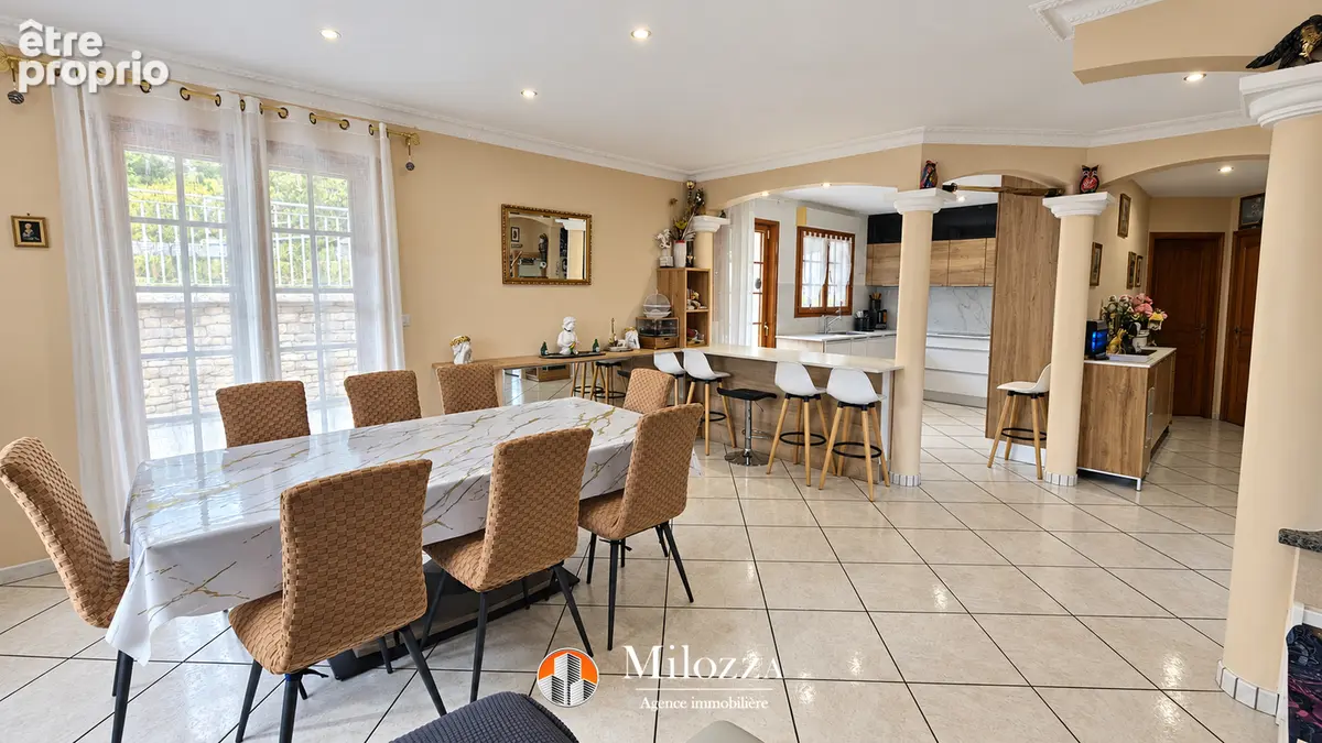 Maison 5 pièces avec piscine et double garage - L'Isle-d'Abeau, Trois Vallons - photo 7