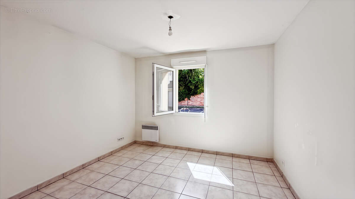 Maison 3 chambres et jardin + à vendre + Yvelines (78) + box et place de parking - photo 10