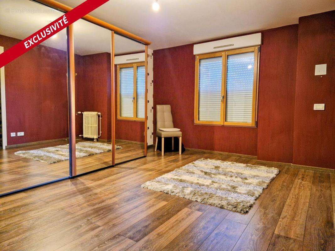 Maison à LONGUE-JUMELLES