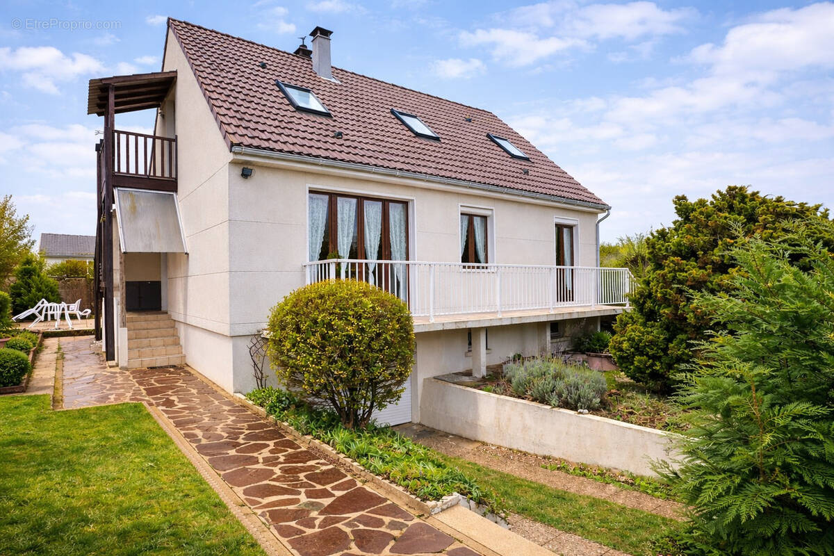 Maison à SAINT-LEU-D'ESSERENT