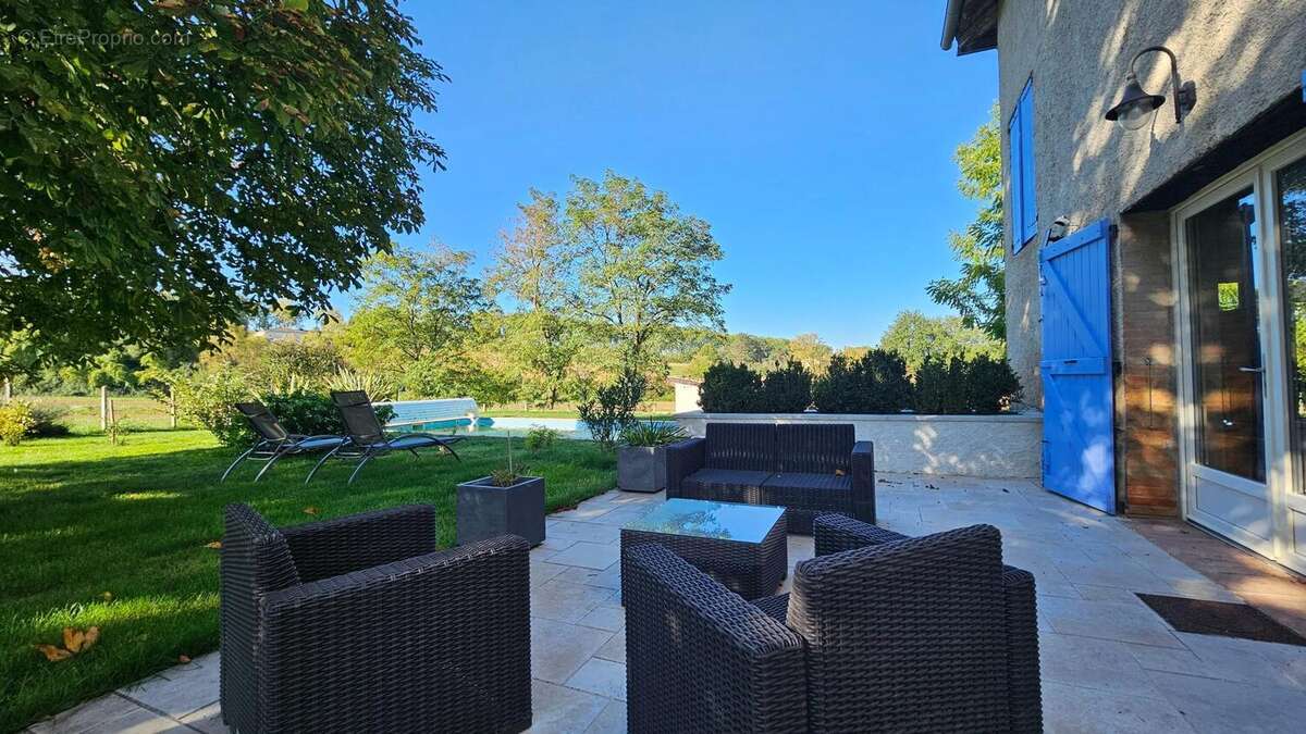 Photo 2 - Maison à SALVAGNAC