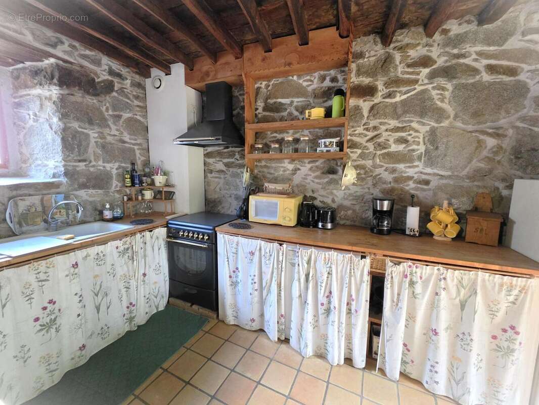Maison 146 m² à Serres-Sur-Arget  - photo 4