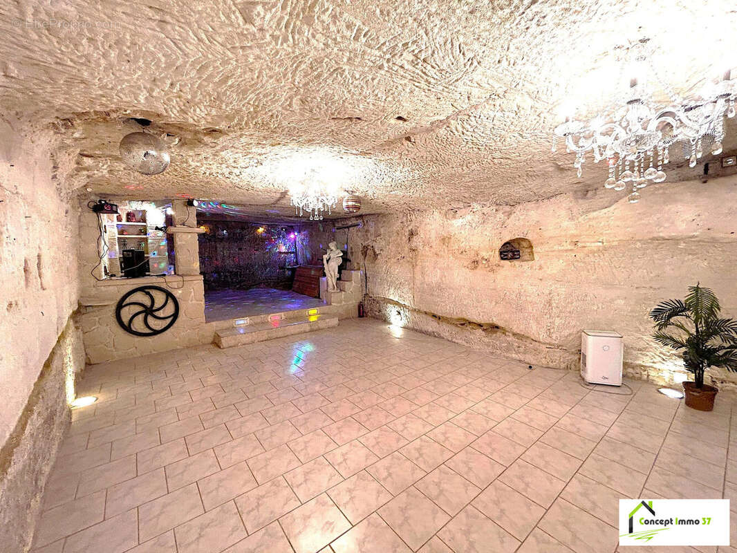 Maison à MONTLOUIS-SUR-LOIRE