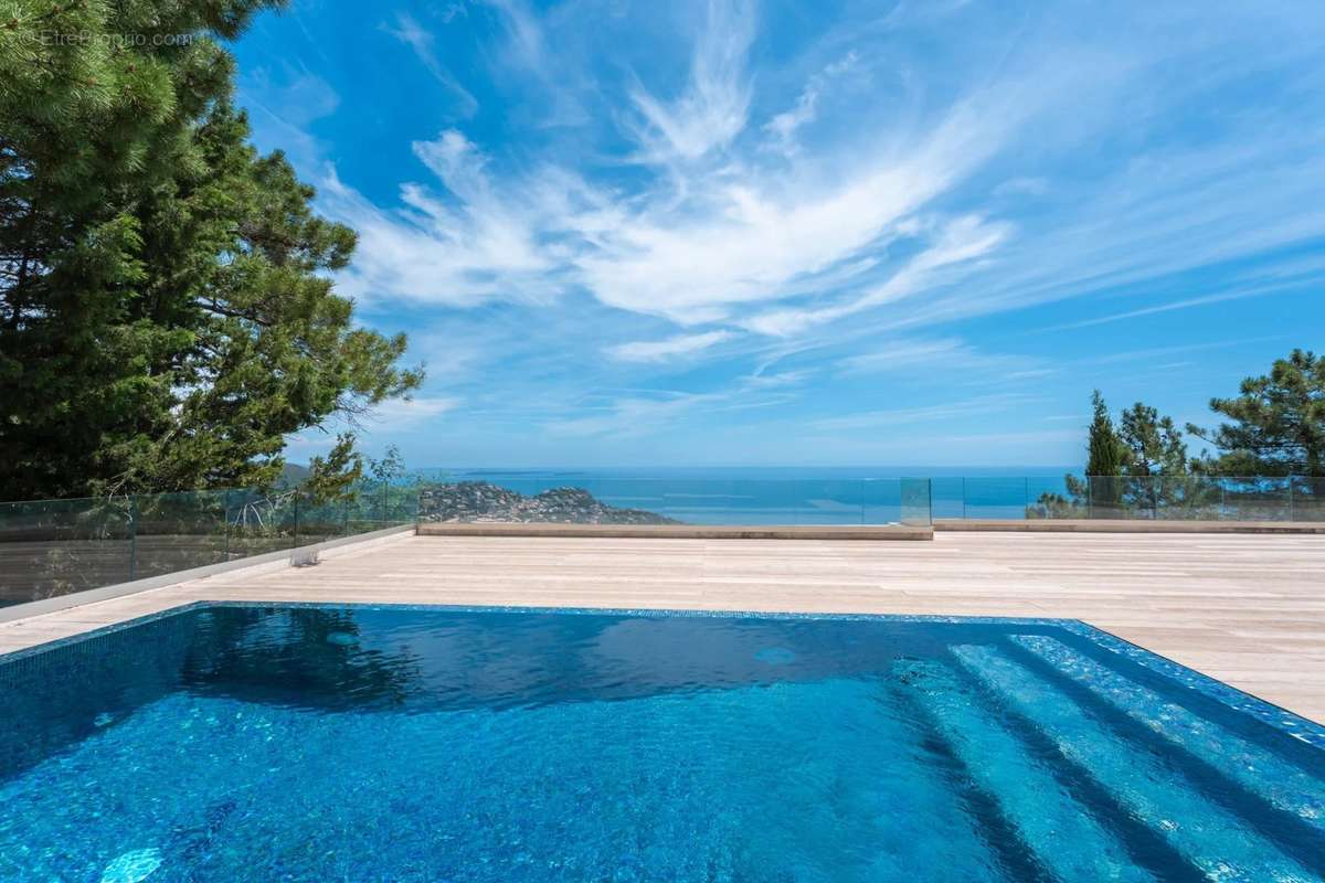 Maison à THEOULE-SUR-MER