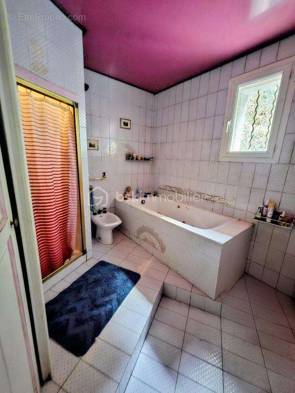 Maison à LES SALLES-DU-GARDON