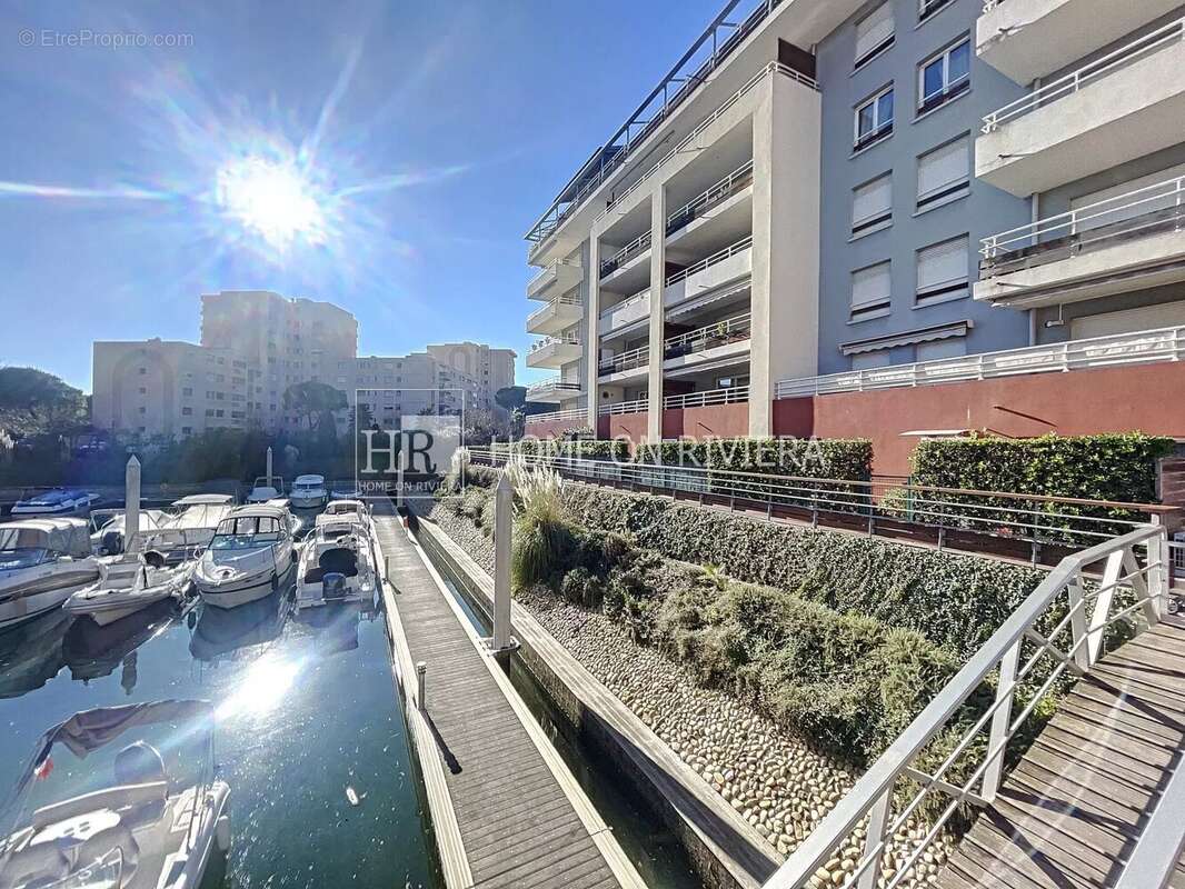 Appartement à MANDELIEU-LA-NAPOULE