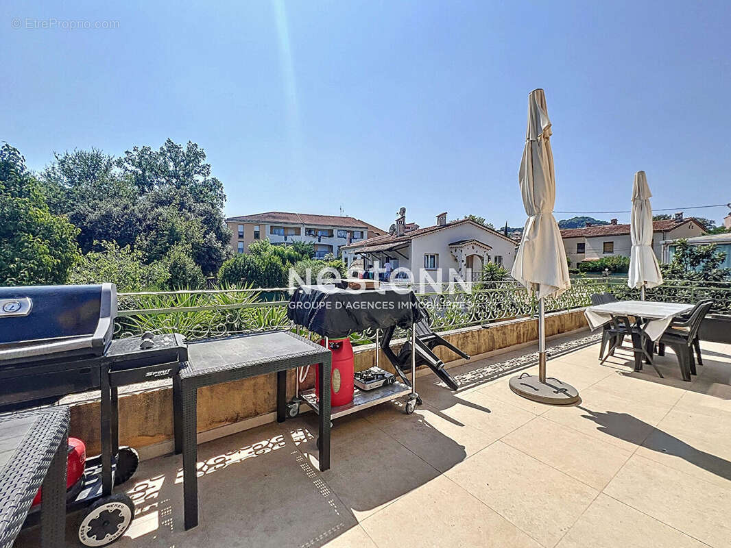 VALLAURIS - Maison - 230m² - Terrain 525m² - Projet promoteur - Hauteur autorisé - Proche commodités - photo 13