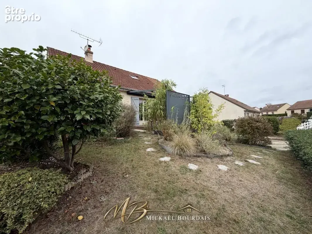 Maison familiale de 125 m² avec 5 chambres, grand sous-sol et deux terrasses – Brette-les-Pins - photo 16
