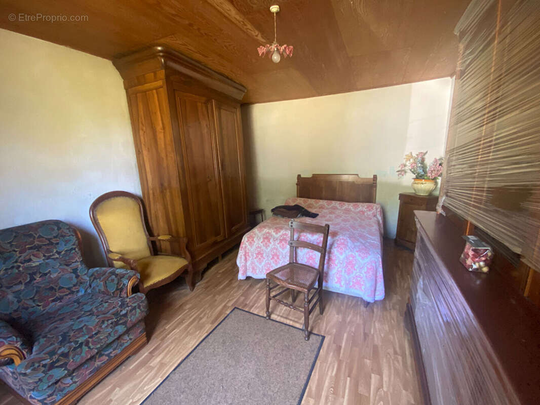 Maison a renover - photo 6