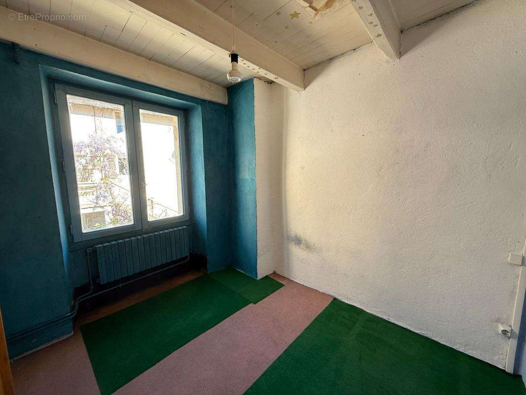 Maison à GENESTELLE