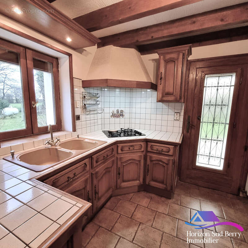 cuisine A et E - Maison à VIGOULANT