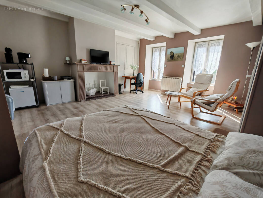 Maison à DONVILLE-LES-BAINS