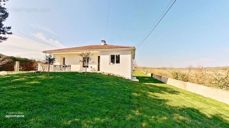 Maison à VONNAS