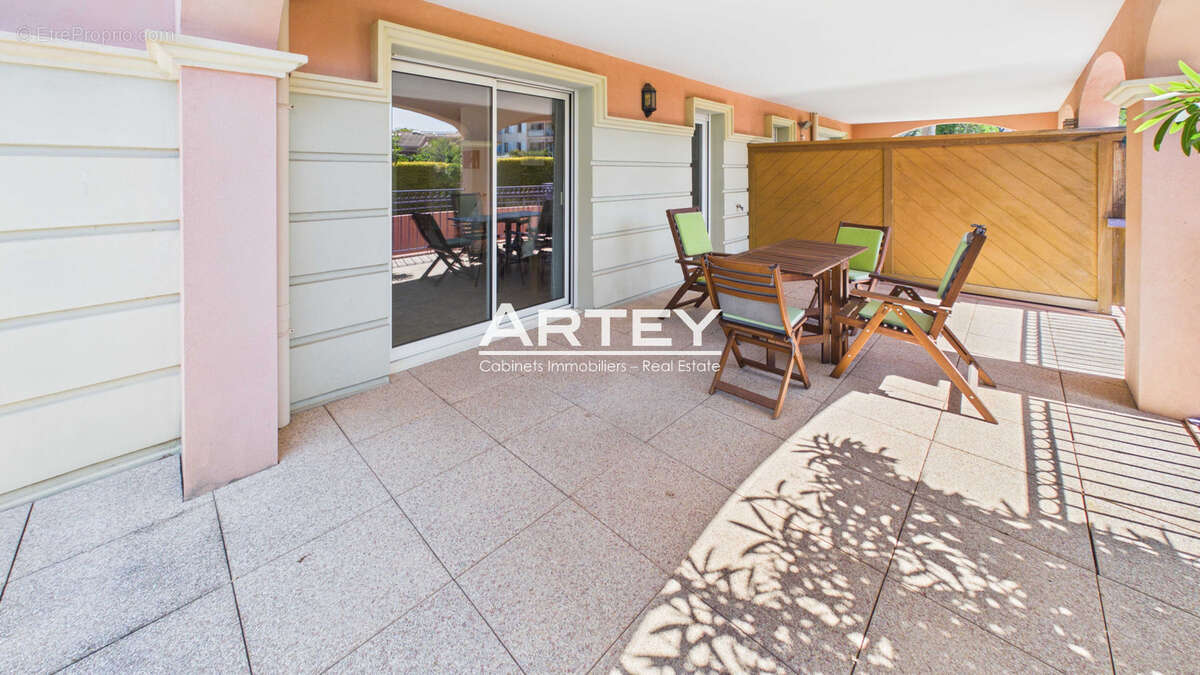 Appartement à CARQUEIRANNE
