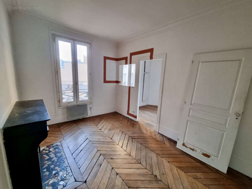 Appartement à PARIS-18E