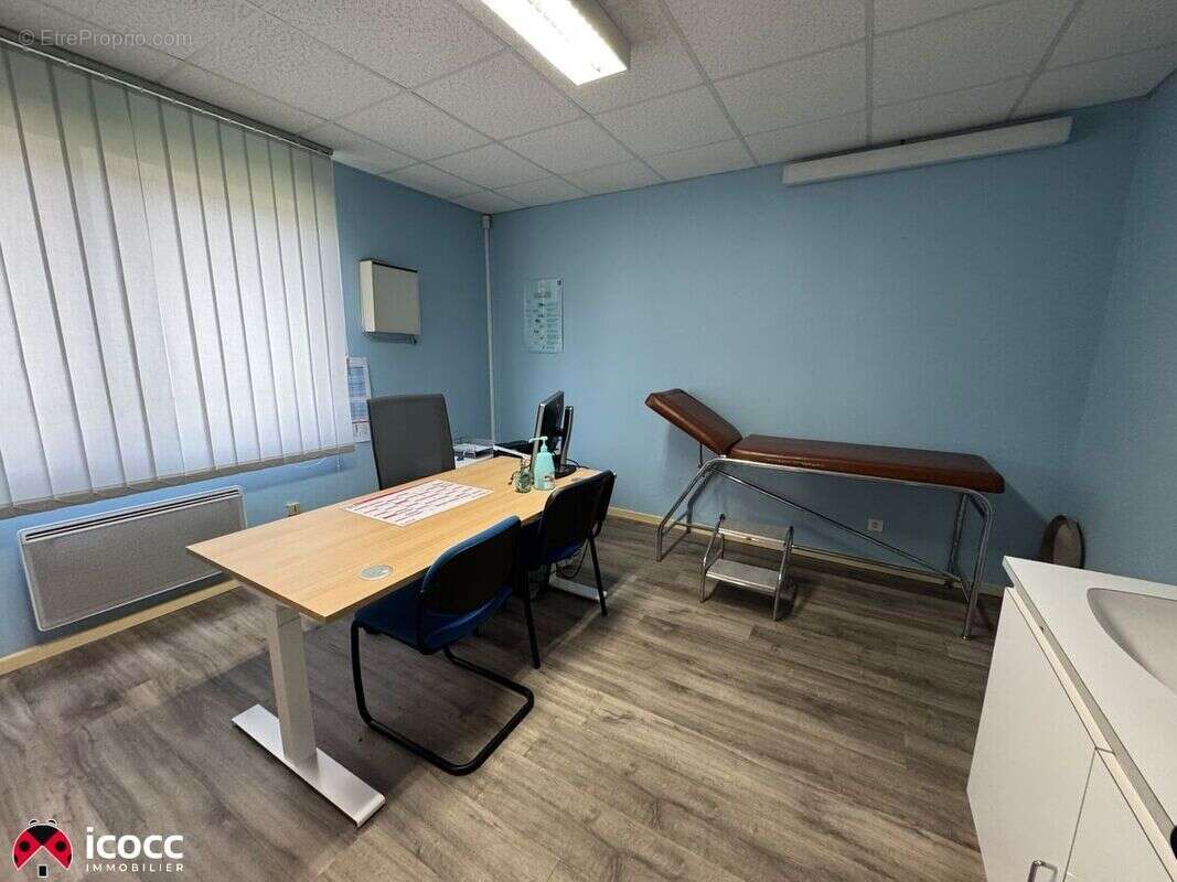 Commerce 320 m² à Fontenay-Le-Comte  - photo 8
