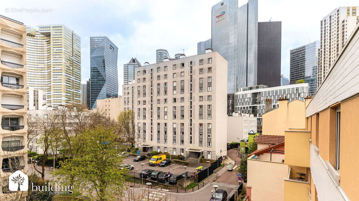 Appartement à COURBEVOIE