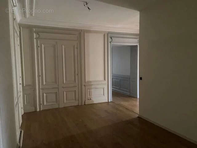 A Vendre Lyon 1 Proche rue de la bourse de 180 m2 - photo 6