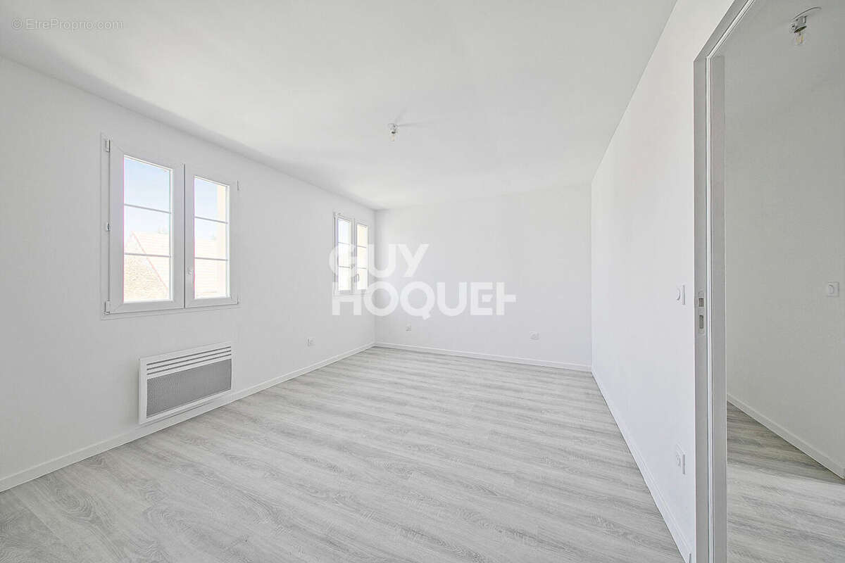 Maison à FONTENAY-TRESIGNY