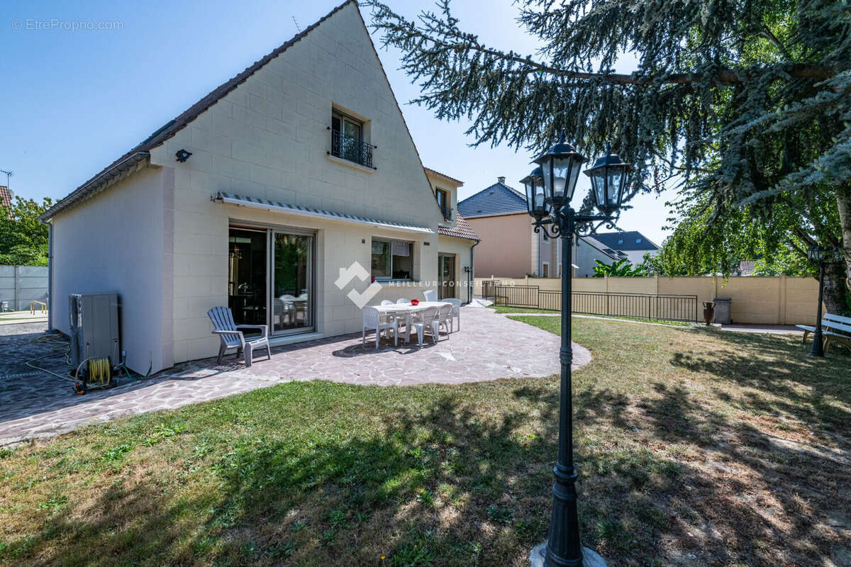 Maison 192 m² à Chilly-Mazarin  - photo 6
