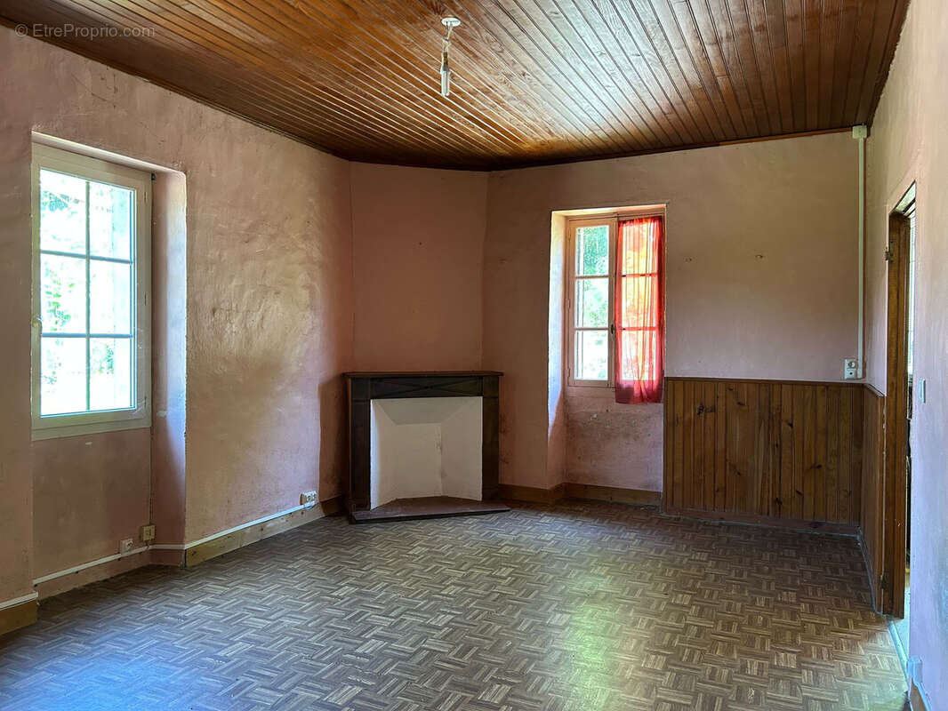 Maison à AMBEYRAC