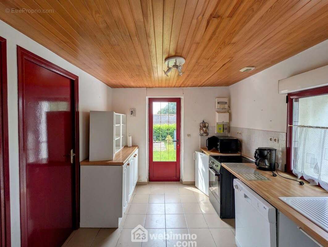 Maison 65 m² à Loguivy-Plougras  - photo 9