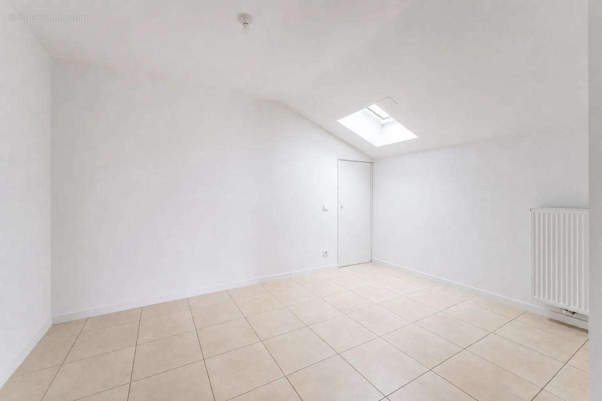 Appartement T4 lumineux avec balcon à Bassens - photo 9