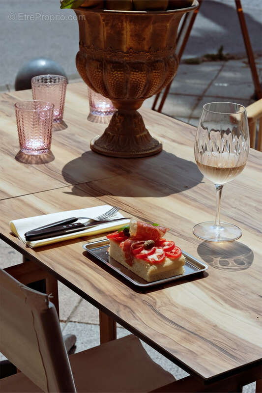 Commerce à OLLIOULES