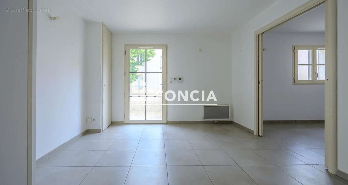 Exclusivité FONCIA, T2 rez-de-chaussée, 34.48 m2 habitables, centre historique - photo 3