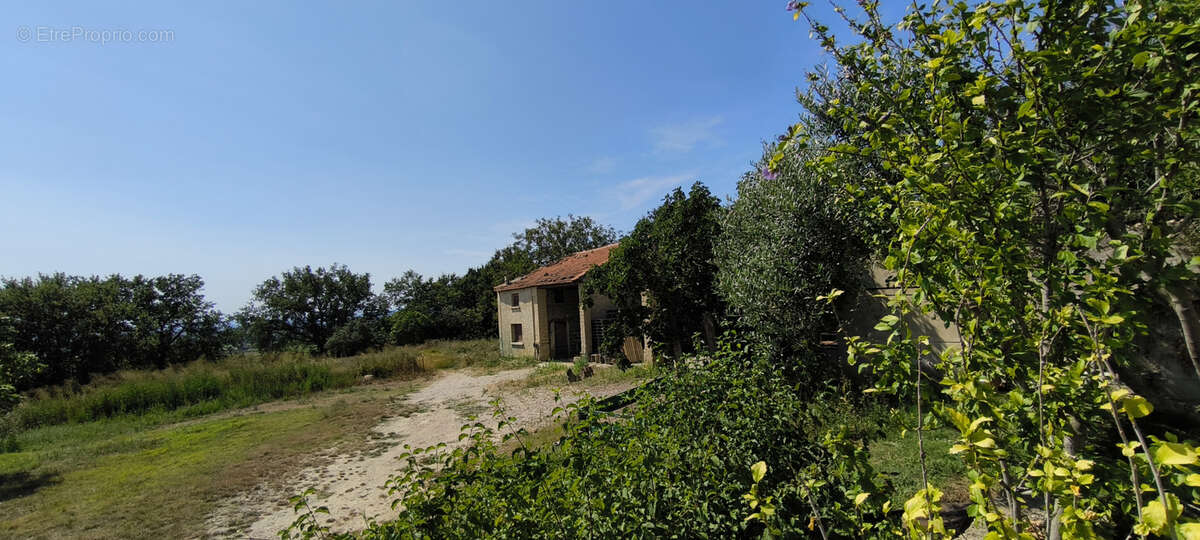 Maison et domaine viticole sur 57 hectares - vignes en aop - photo 26