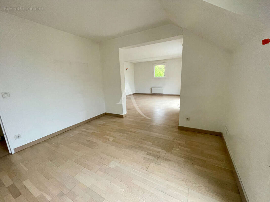 Appartement à BURES-SUR-YVETTE