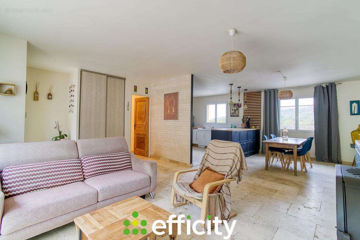 Maison à ANNOISIN-CHATELANS