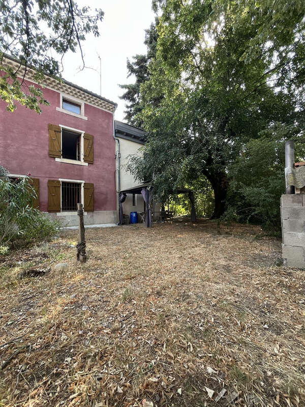 Crest centre ville - grande maison avec jardin arboré - photo 2