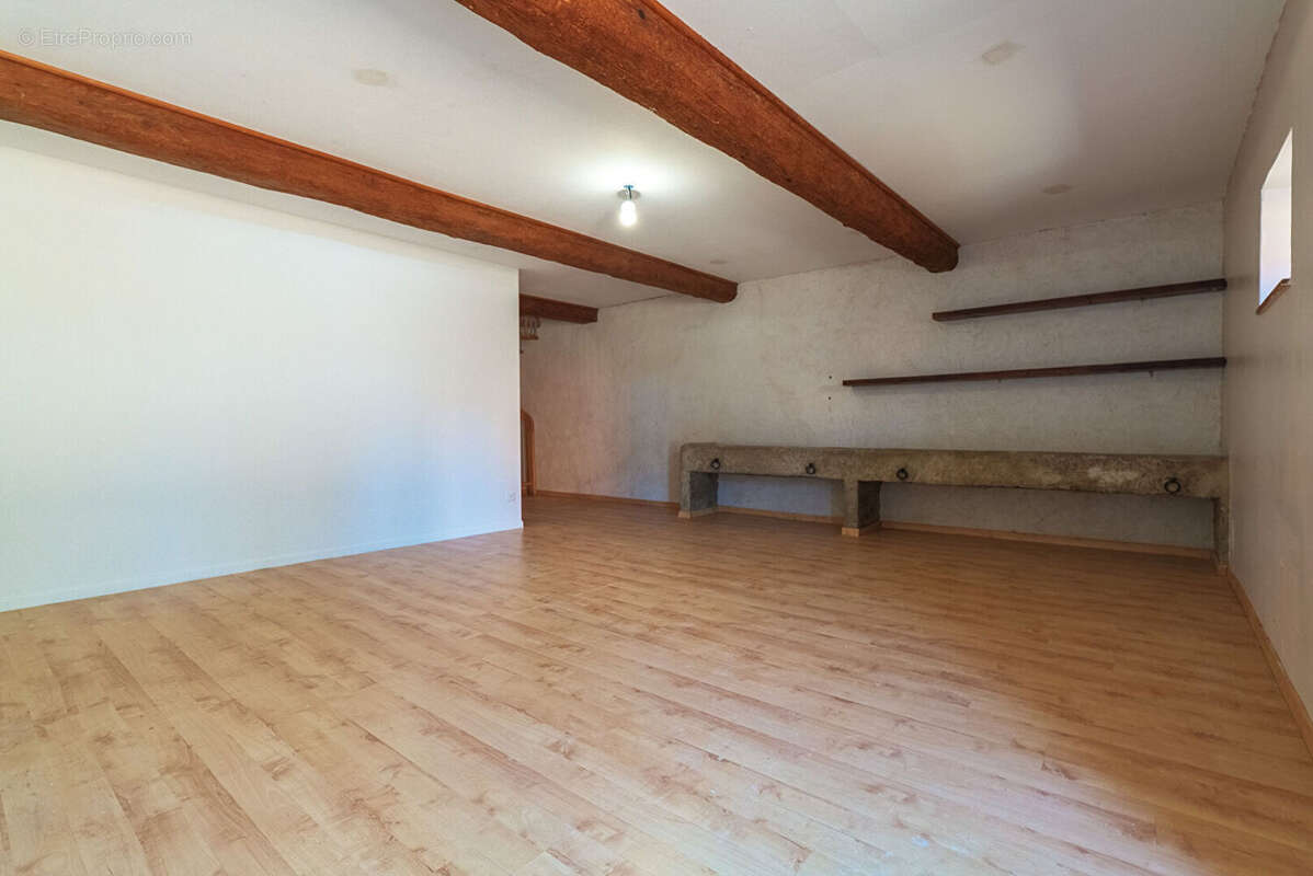 CARCASSONNE - RAZES Corps de ferme T12  976m² (412m² hab.) avec 2 logements, piscine, et dépendances, sur 1 hectare - photo 12