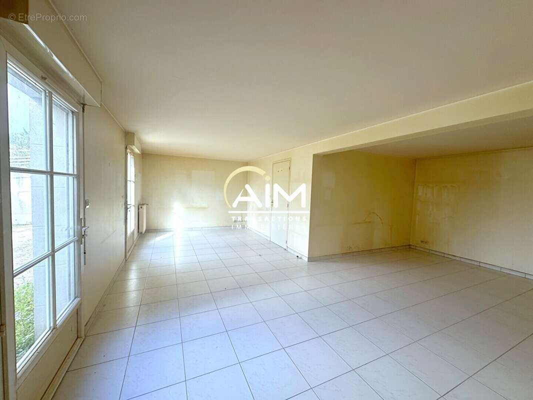 Maison à NAZELLES-NEGRON