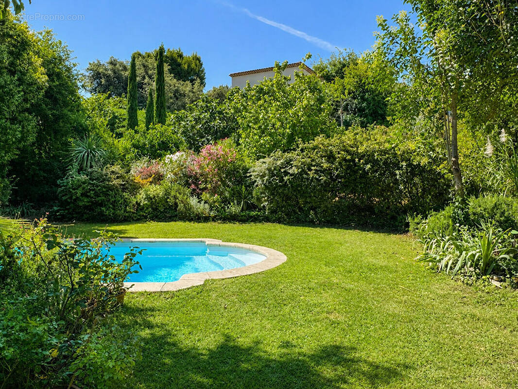 Terrain à AUBAGNE