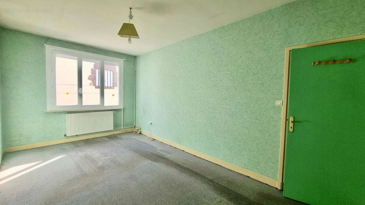 PONT-DU-CHÂTEAU / Centre bourg immeuble de rapport à vendre, belle opportunité ! - photo 7