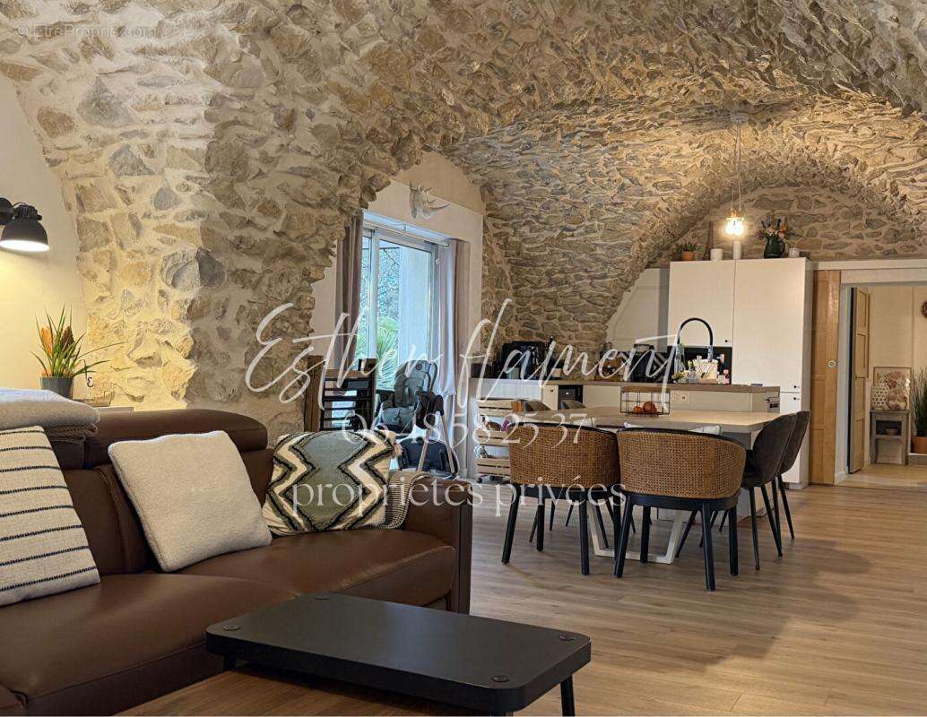 Maison à VEZENOBRES