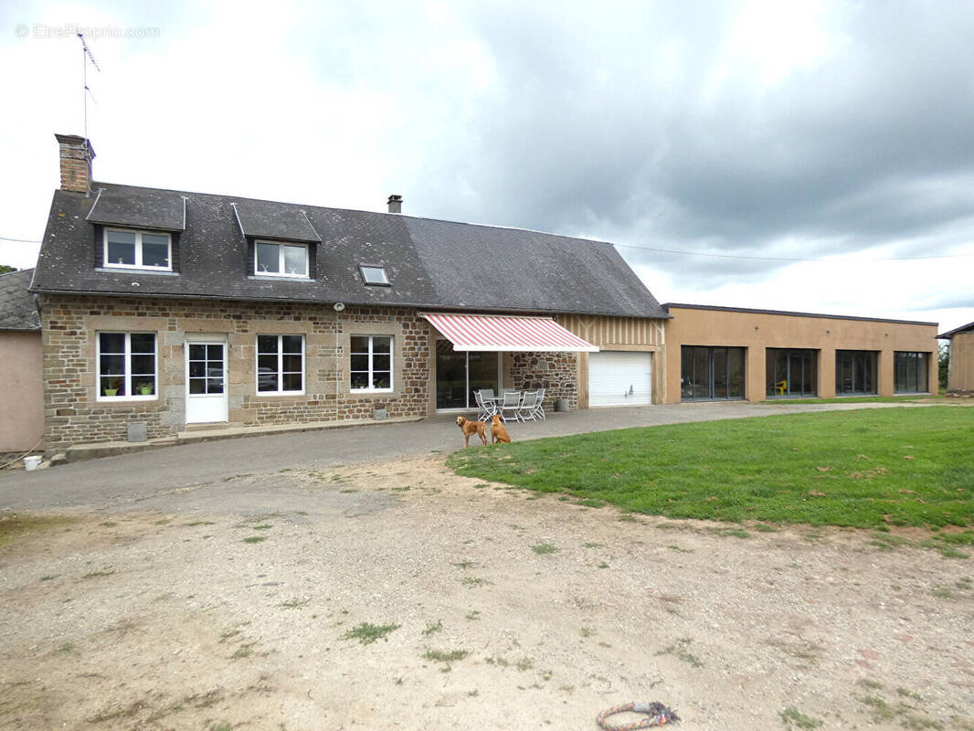 Maison à MORTAIN