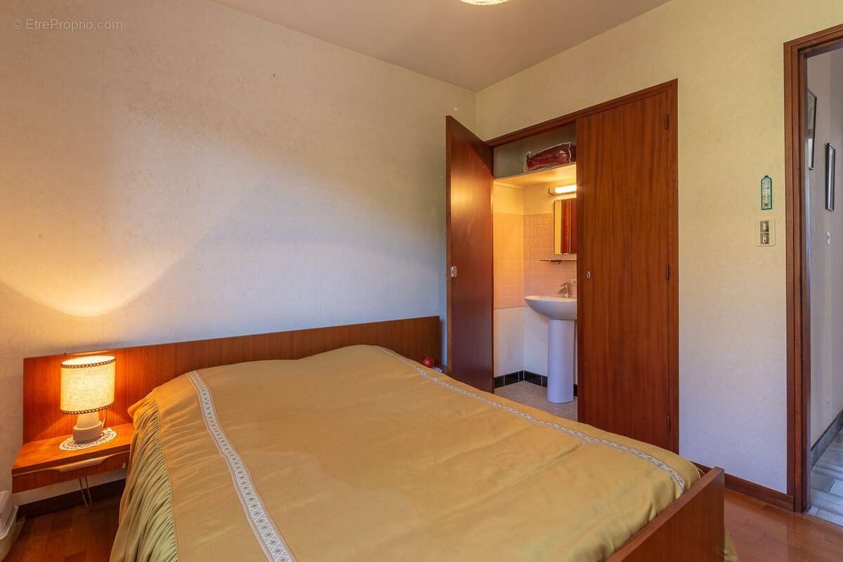 RUPT SUR MOSELLE (88)A vendre propriété T 10 pièces de 195m² sur sous sol + 4 box à chevaux +rucher, terrain 3.6 hectares - photo 20