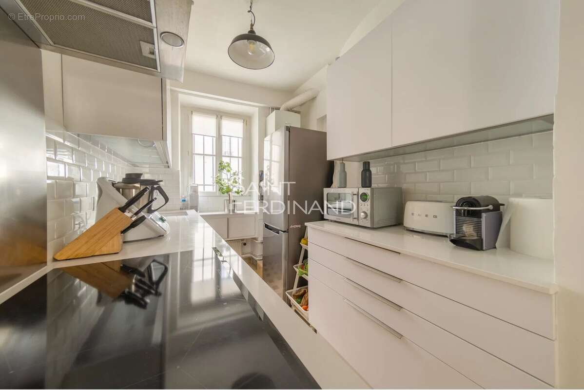 Appartement à PARIS-17E