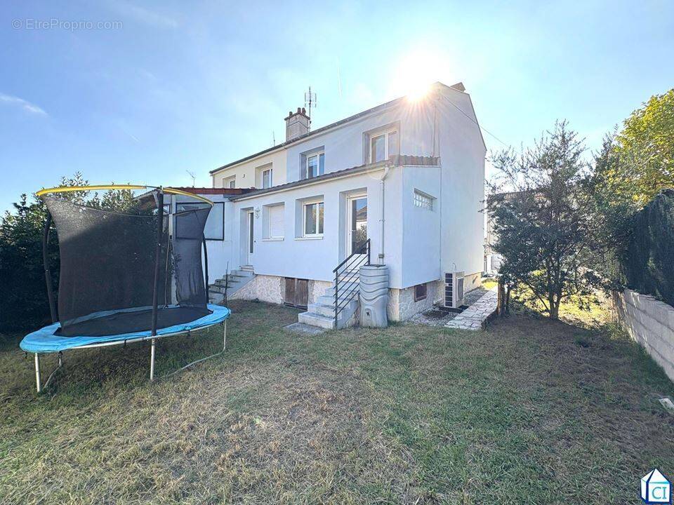 Maison à CHILLY-MAZARIN