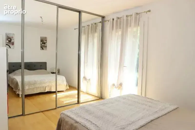 Villa sur un grand jardin avec double garage - photo 9