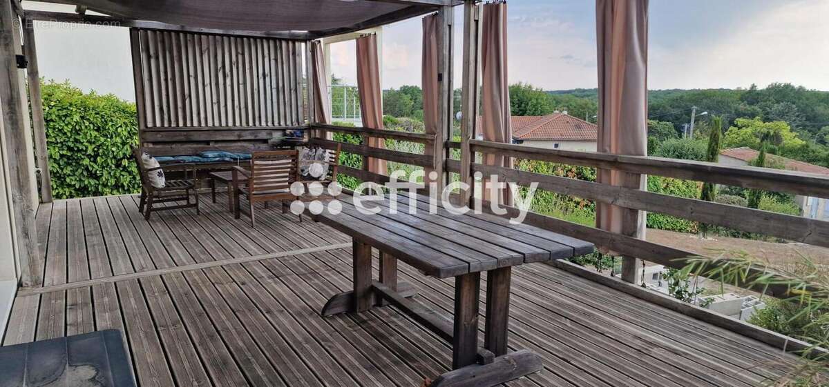 Maison 93 m² à Garat  - photo 14