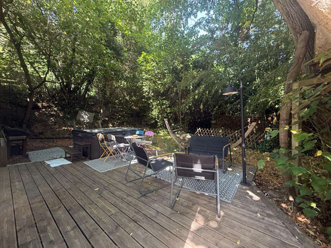 Maison T5 avec studio de type 2  et double garage - photo 12