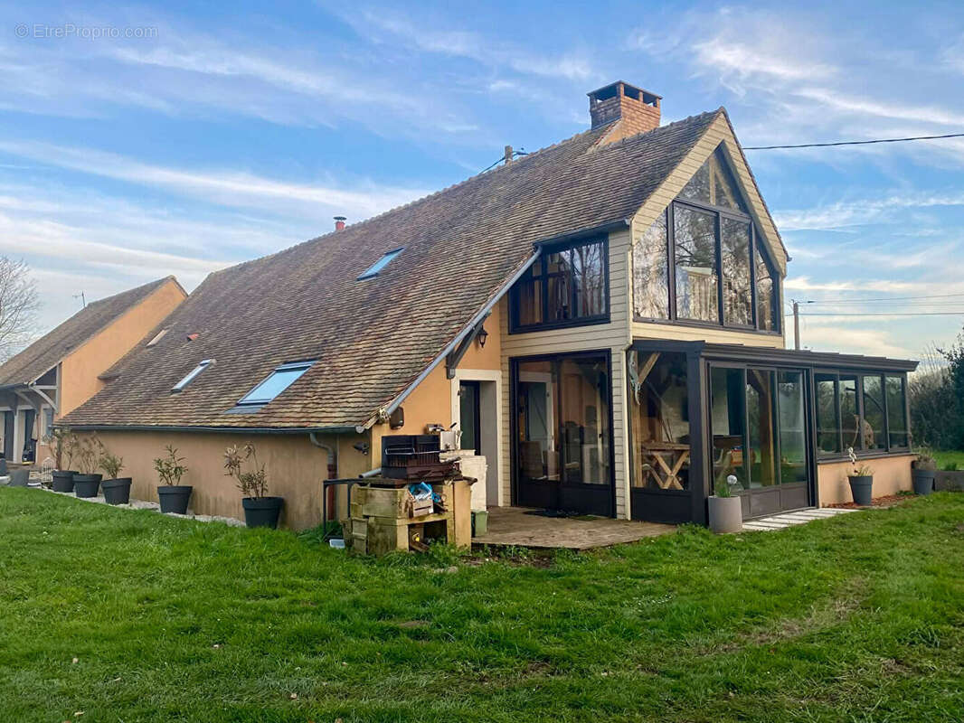 Maison à LOMBRON