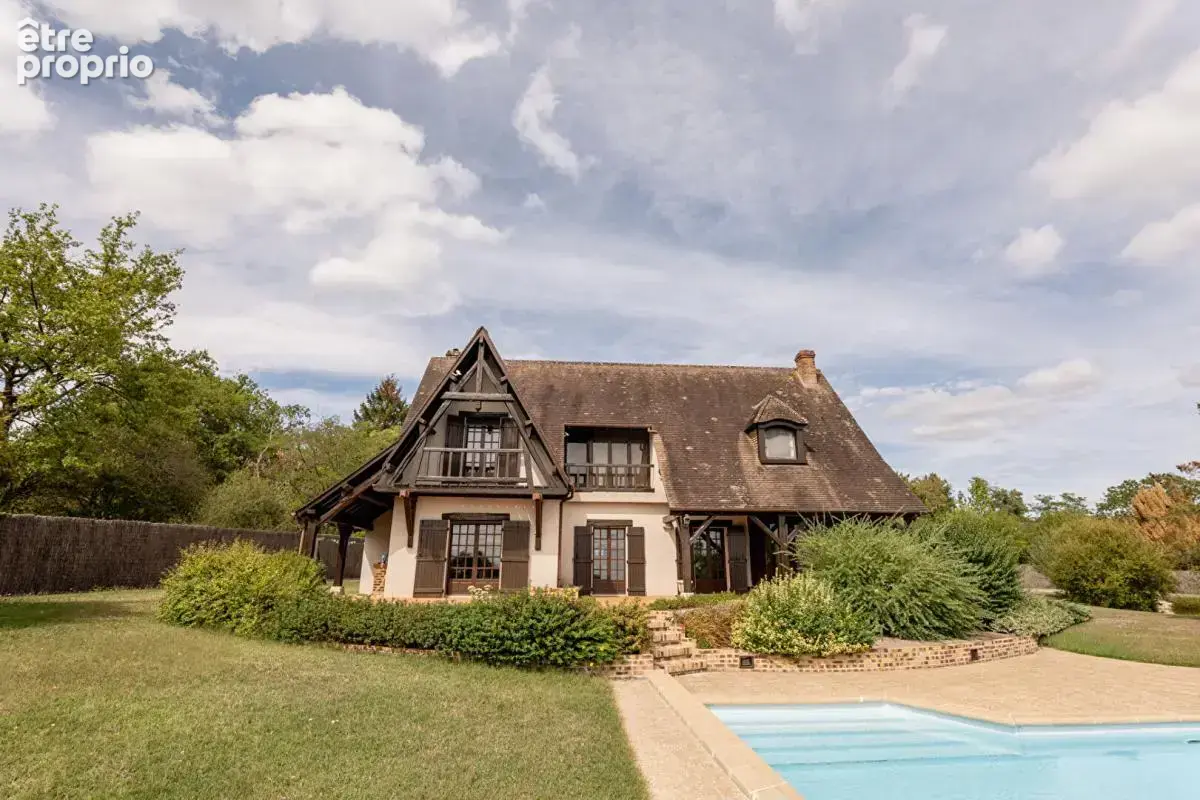 Lieux uniques ® x propriétés privées ® propriété de 169 m² sur 3.762 m² - dhuizon - piscine-pièce d'eau - photo 2