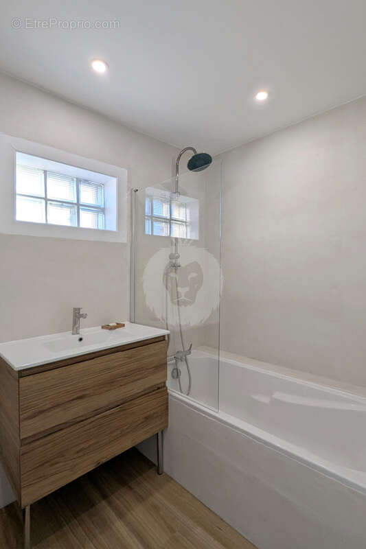 Appartement à SAINT-MAUR-DES-FOSSES