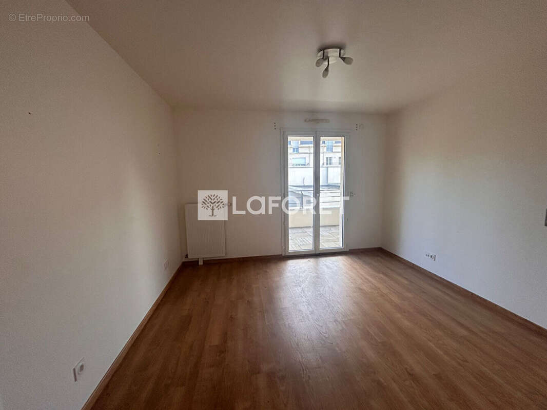 Appartement à EMERAINVILLE