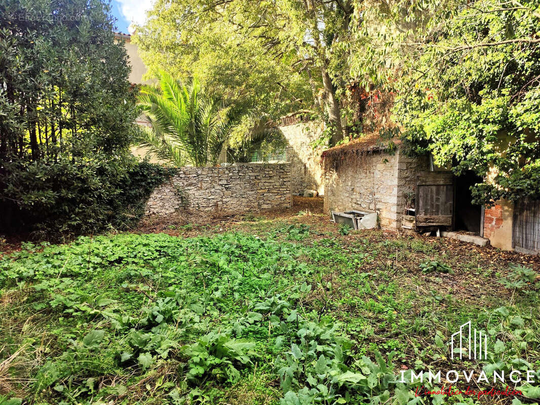 Maison à VIOLS-LE-FORT